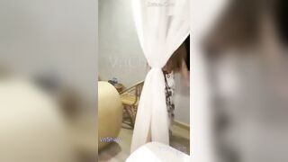 Con đi chs cầu trượt đây mẹ ơi, Đi đi, hoá ra là djt nhau trên cầu trượt vs bạn thân