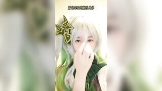 Em gái Loli Cosplay cực xinh lồn non thủ dâm