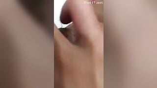 Mò lồn đjt e học sinh dân tộc vú mới nhú lồn non phá trinh trong nhà nghỉ