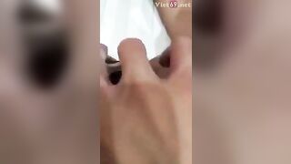Mò lồn đjt e học sinh dân tộc vú mới nhú lồn non phá trinh trong nhà nghỉ