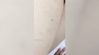 Minh thu 2ka8 vừa ngủ dậy bị ngáo, Bóp vú sờ lồn mà hơi lag nên bị djt