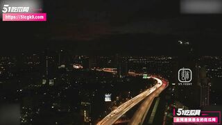 thăm em gái, gia đình cô tan vỡ, buộc cô phải bán mình, hai người họ có một mối quan