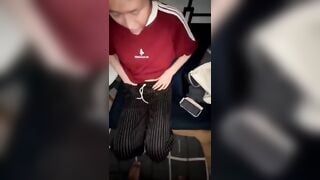 Địt em gái họ