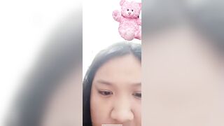 Em học sinh thủ dâm phê ỉa lòi cứt lên sàn nhà luôn