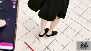 Em gái nhét sextoy vào lồn đi siêu thị sướng rỉ nước ra sàn