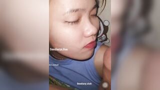 Sóc lọ thủ dâm bắn tinh vào mặt con bạn thân bị say rượu