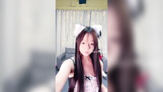Mấy Bé Bên TikTok Trung Quốc Giờ Nhận Cả Kèo Tụt Quần Áo Nháy Sexy Trên Live. Phần 3
