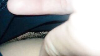Nửa đêm móc trộm lồn em vợ chảy nước đầm đìa