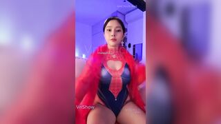 Em idol MMlive MN_hamy livestream hóa thân thành người nhện cơ mà sơ hở là lột đố chă