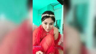 Em idol MMlive MN_hamy livestream hóa thân thành người nhện cơ mà sơ hở là lột đố chă