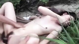 SV nhật bản dụ em gái vô rừng rồi địt