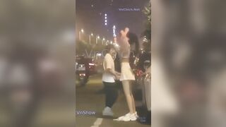 Chia tay đòi quà, E học sinh lột hết quần áo lộ lồn ngay trên cao tốc