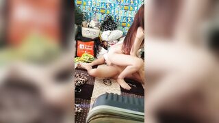 Anh giao hàng sộp pe food vào nhà trú mưa và cái kết