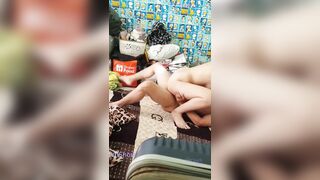 Anh giao hàng sộp pe food vào nhà trú mưa và cái kết