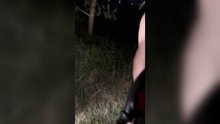 Dắt vợ show public tại đường lớn