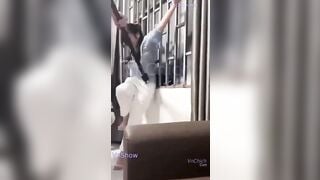 Clip e gái việt Bị bán qua khu tự trị kích điện vào lồn non thương vl ra