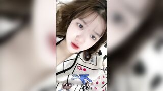 Con đĩ nứng lồn vừa xoa lồn vừa tâm sự mỏng