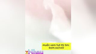 Thủ dâm lỗ đít bằng 2 quả dưa leo 2