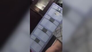 Em sinh viên bị con bạn cùng phòng khốn nạn quay video thay quần áo rồi tung lên mạng
