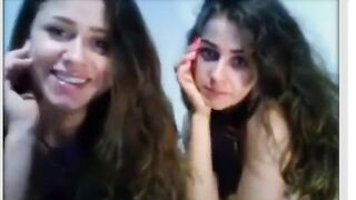 Omegle cặp đôi less show hàng và đá lưỡi cho người lạ xem