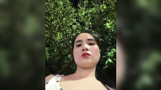 Chị mb vú to đi tập thể dục tiên thể gạ trai kiếm tiền