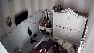 Hai vợ chồng được ngày nghỉ hở ra lại địt nhau cho sướng lại bị hách cam