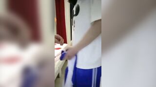 Lừa bạn thân cho nó uống thuốc kích dục vì ham muốn mùi gái còn trinh