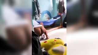 Vừa đi chơi về là thấy ba chịch m....e ra bả rồi