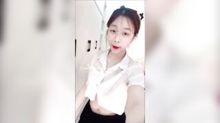 Gái Xinh Đeo Kính Thủ Dâm