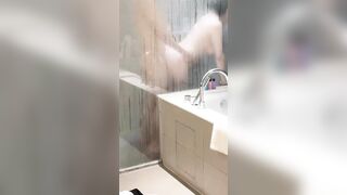 Chỉ là tắm thôi không làm gì đâu😋🤭