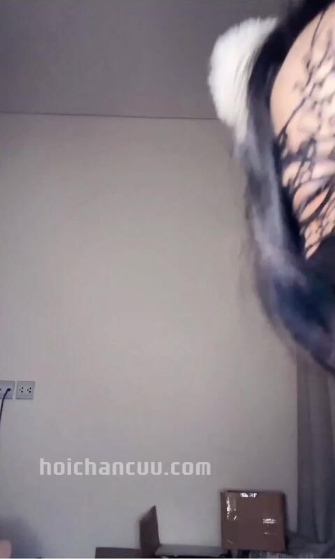 Idol TikTok beboong nhảy nude