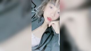em học sinh quay tiktok show vú cực cuốn