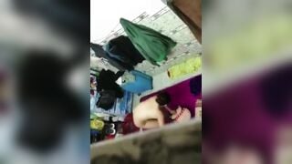Quay len chị mb phòng bên ở trần trong phòng vú to lồn múp