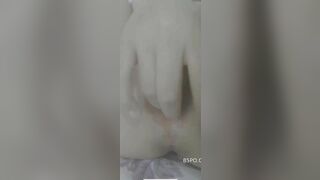 Em học sinh loli lồn không lông nứng lồn thủ dâm khi ở nhà một mình