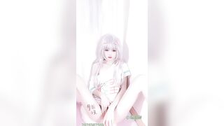Siêu phẩm em Loli quá trời xinh thủ dâm nứng thật sự