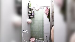 okleotina tắm phun nước , chổng mông full boby