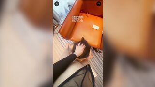 Em gái bị chị đại bắt nạt ép bú lồn uống nước tiểu