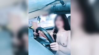 Cô gái khoe lồn trước mặt người lạ 14