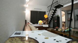 Địt em từ phòng khách tới phòng ngủ 2