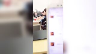 Gạ em tiếp tân khách sạn có chồng vào nhà vệ sinh địt tê lồn kích thích