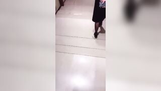 Gạ em tiếp tân khách sạn có chồng vào nhà vệ sinh địt tê lồn kích thích