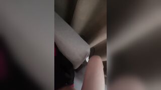 Phát hiện đứa em gái học sinh loli mình dây thủ dâm nhét luôn con cặc vào địt tê chim