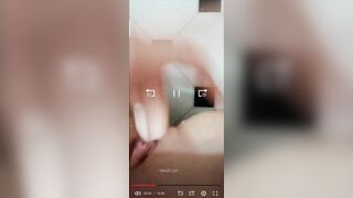 bé hs lần đầu thủ dâm cho bn thân xem