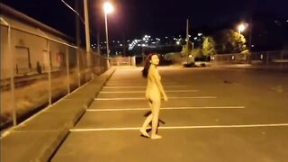 Những cô gái khoe lồn nơi công cộng 7