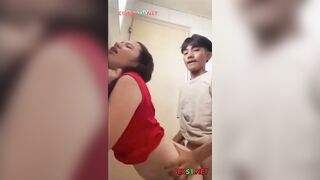 Shock, 2 E học sinh L0P 10 djt nhau trong WC trường h rs chs