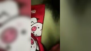Bắt e học sinh áo Doraemon Bú cu sờ vú mà ko dám djt vì mẹ ngủ cạnh