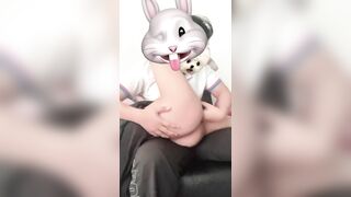 còn nhỏ mà dămm