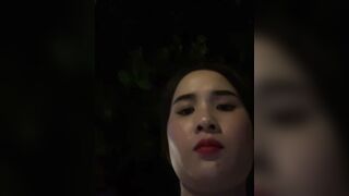 Chị mb vú to thích đi public lưỡi dài kích thích