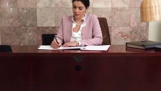 Thư ký phục vụ ông xếp cặc to nứng  thèm địt ,em thư kí vú to bú cặc kích thích 1
