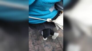 Bắn tinh lên mông cô em public